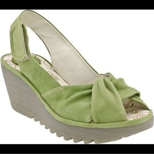FLY LONDON- Yakin Ankle Strap Wedge Knot Green